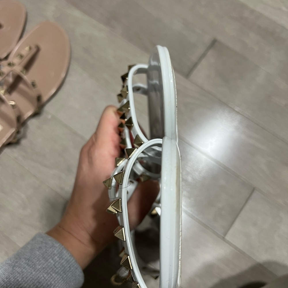 Valentino sandals great condition size 9 fits a us. Size 8 - Picture 3 of 3